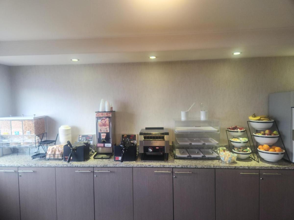 Comfort Inn Trois-Rivières Zewnętrze zdjęcie